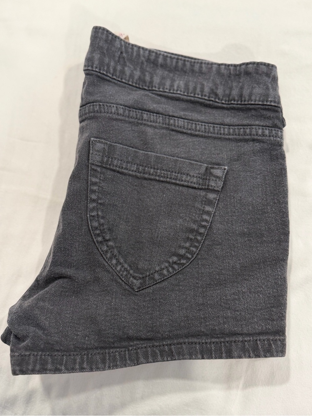 Women's Grey Denim Jean Shorts - Classic Pocket Detail
